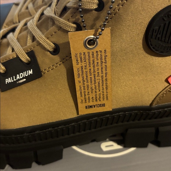 NEW IN BOX Palladium Shoes boots Women’s Revolt Hi Tops size 9.5 usa 1947 Olive - Picture 5 of 8